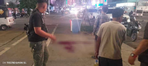 11月23日晚，西港一名男子在一家赌场前被2名中国男子杀害。当时被杀的...