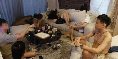 曼谷警方在一公寓“毒趴”中缴获毒品枪支，四名中国人被捕！