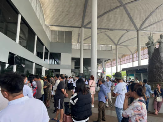 【柬埔寨】大量中国人回归，航班几乎坐满，不少人排队接机！