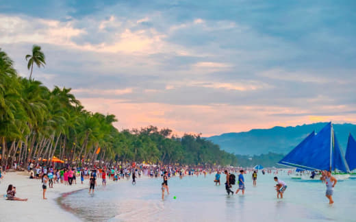 菲律宾议员提议向外国游客征收25美元旅游税