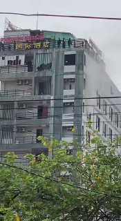 柬埔寨波贝一诈骗公司突然起火，4人从8楼跳下